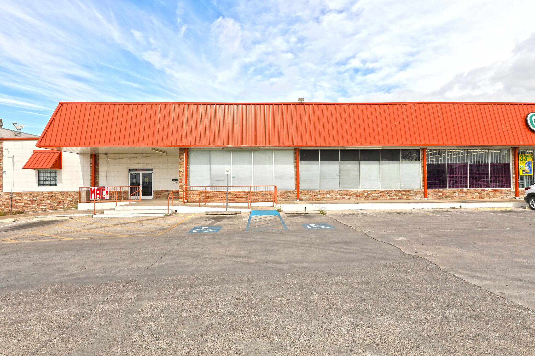 820 Guadalupe St, Laredo, TX 78040 Retail for Lease