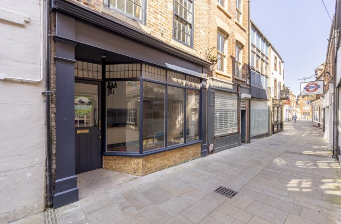 10 Dolphin Lane, Boston for sale - Primary Photo - Image 1 of 1