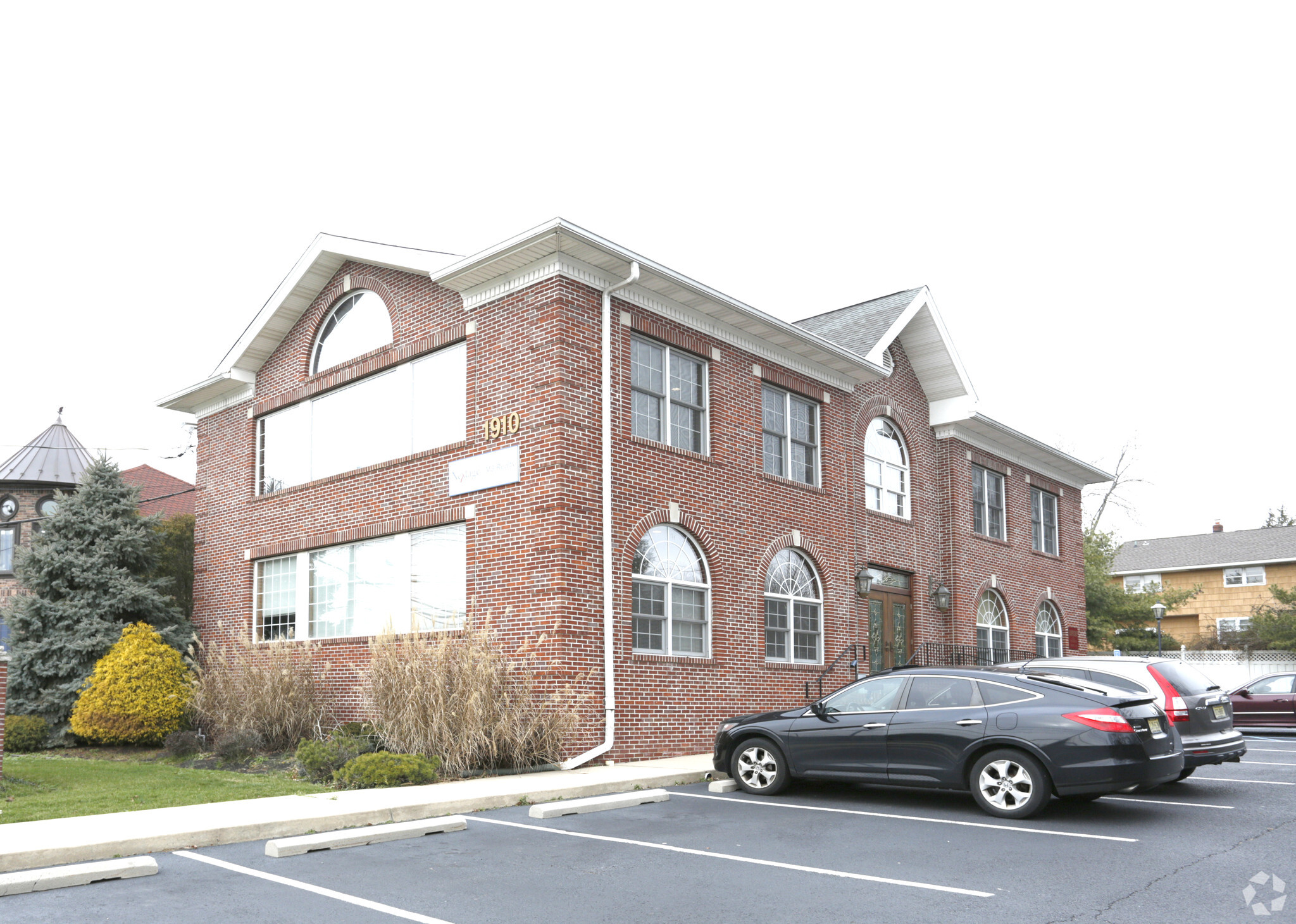 1910 Oak Tree Rd, Edison, NJ for lease Primary Photo- Image 1 of 16