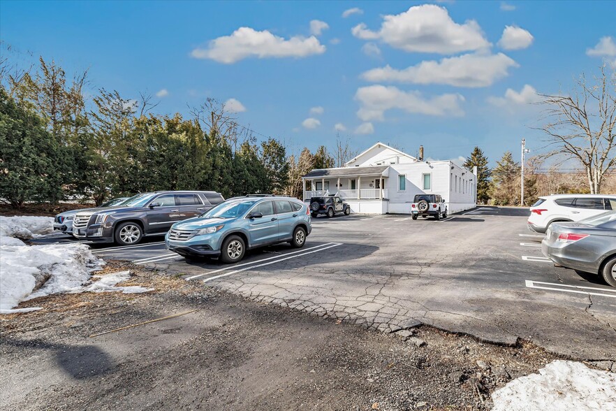 657 Orange Center Rd, Orange, CT for sale - Building Photo - Image 3 of 13