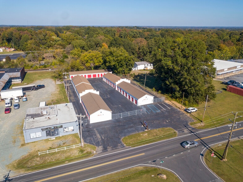 1439 W Webb Ave, Burlington, NC for sale - Building Photo - Image 2 of 9