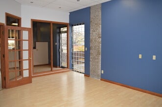 11904 113 Av, Edmonton, AB for lease Interior Photo- Image 2 of 6