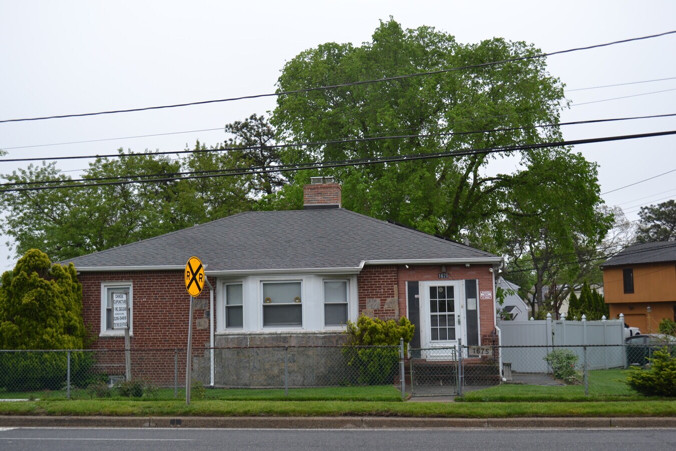 1675 Straight Path, Lindenhurst, NY 11757