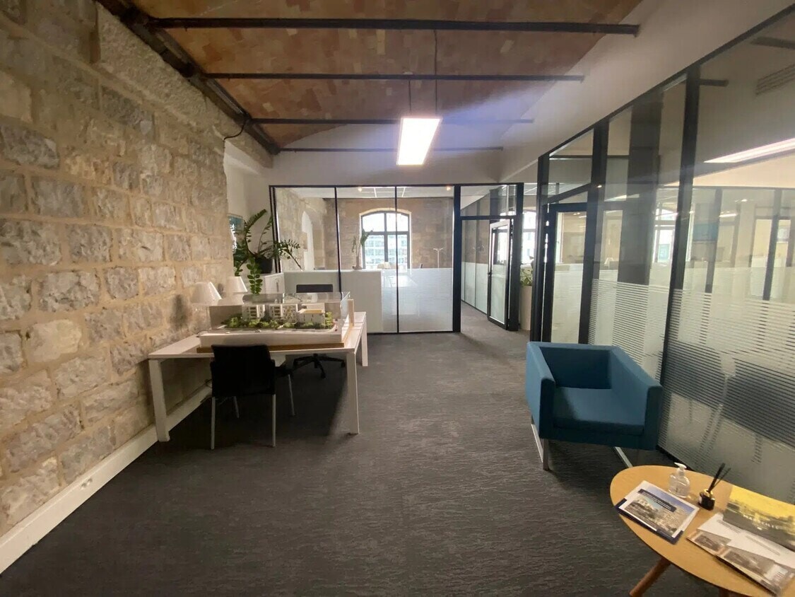 10 Place De La Joliette, Marseille for lease Interior Photo- Image 1 of 8