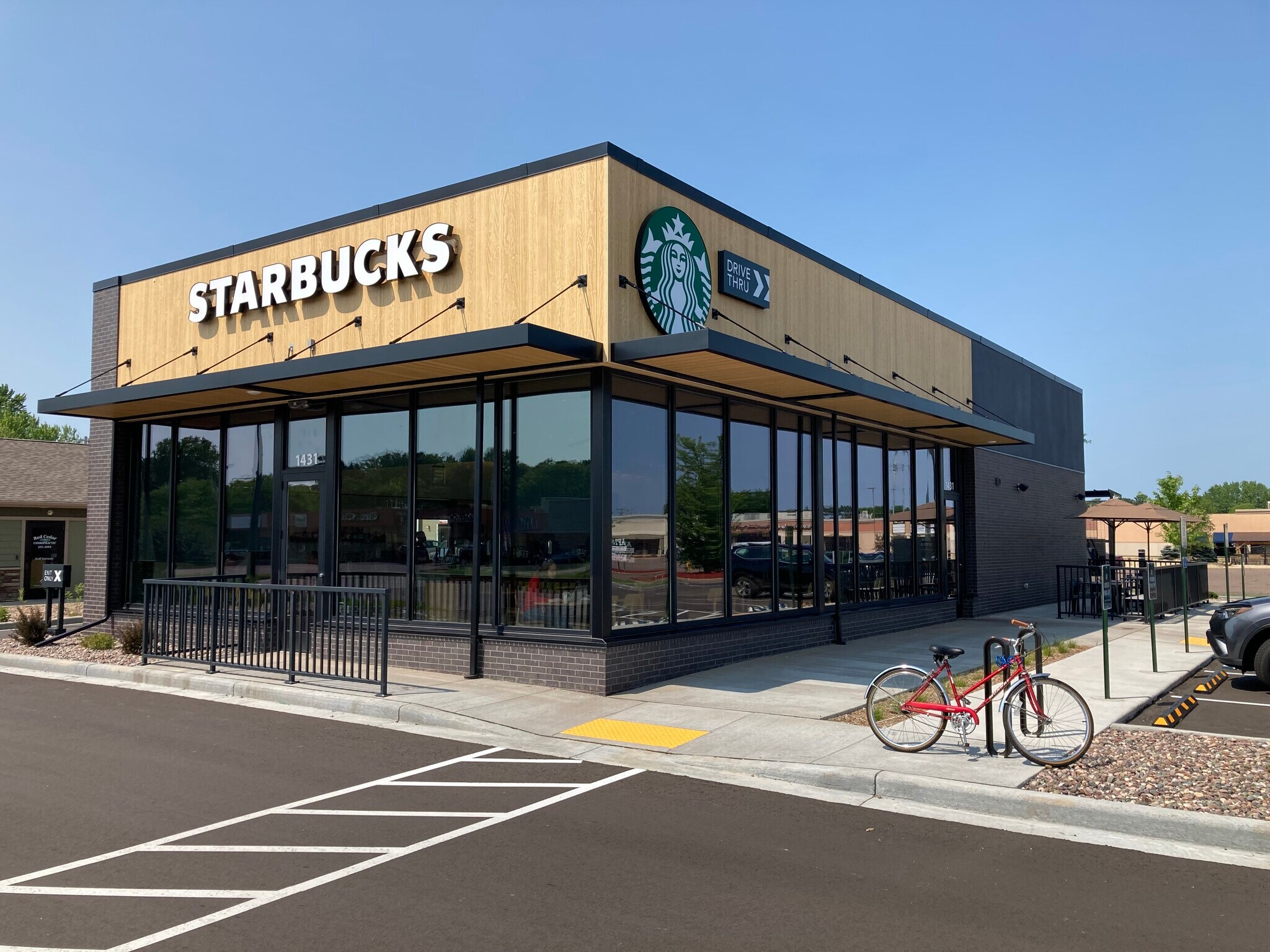 1431 N Broadway St, Menomonie, WI for sale Building Photo- Image 1 of 1