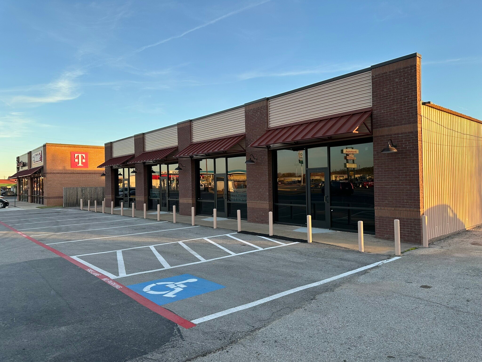 1704 SE 1st St, Mineral Wells, TX for sale Building Photo- Image 1 of 1