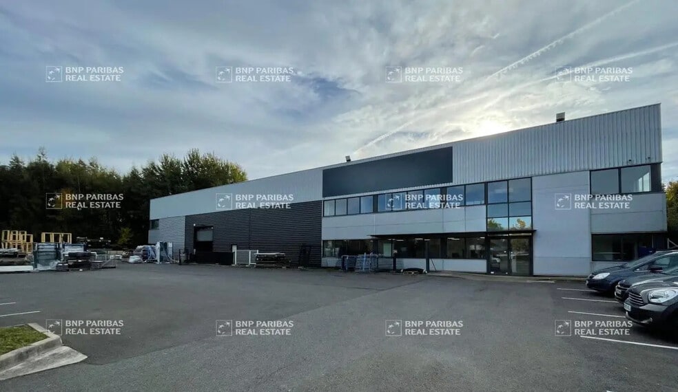 Flex in Montévrain for lease - Building Photo - Image 1 of 9