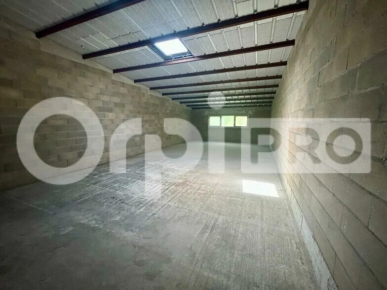 Flex in Saint-Chéron for sale - Interior Photo - Image 2 of 6