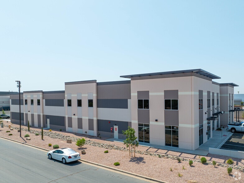 1095 W Melody Ave, Gilbert, AZ for sale - Primary Photo - Image 1 of 1