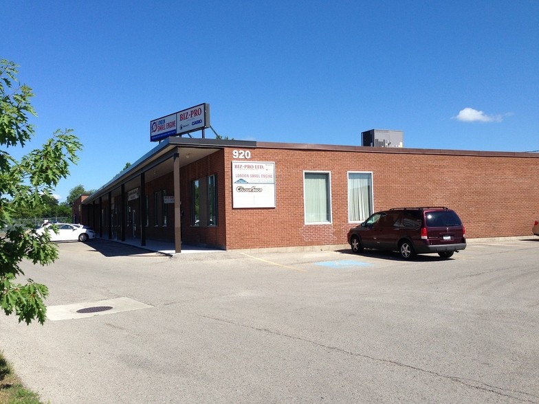 920 Leathorne St, London, ON for lease - Primary Photo - Image 1 of 1