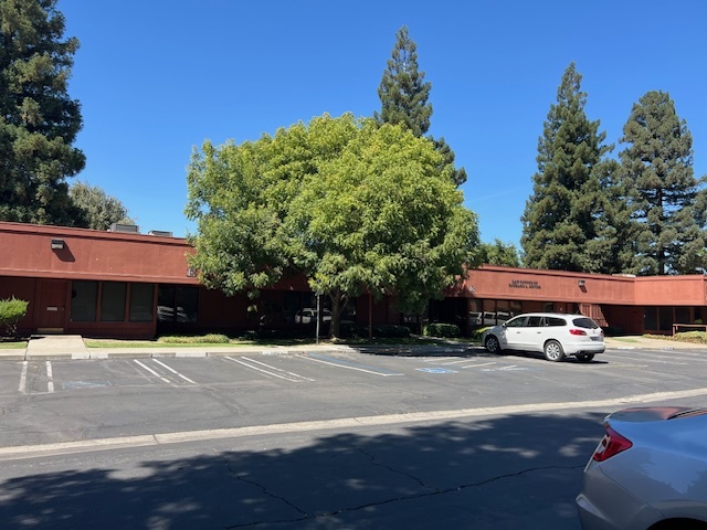 2813 Coffee Rd, Modesto, CA for sale - Building Photo - Image 1 of 33