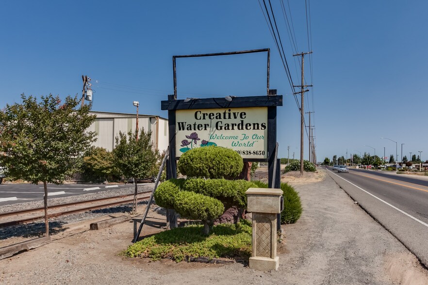 19777 McHenry Ave, Escalon, CA 95320