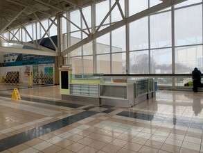 700 E Tri-State Toll Rd, South Holland, IL for lease Interior Photo- Image 2 of 5