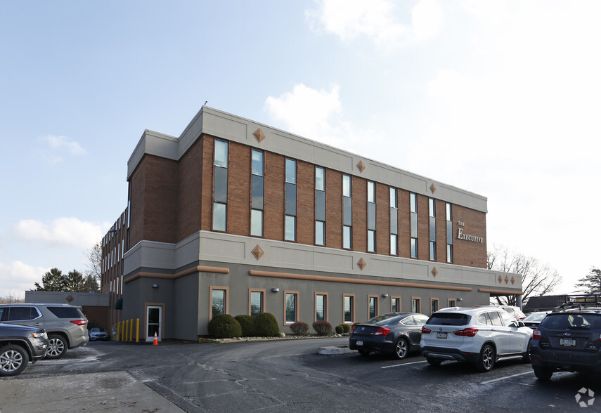 8150 Perry Hwy, Pittsburgh, PA for lease - Building Photo - Image 3 of 11