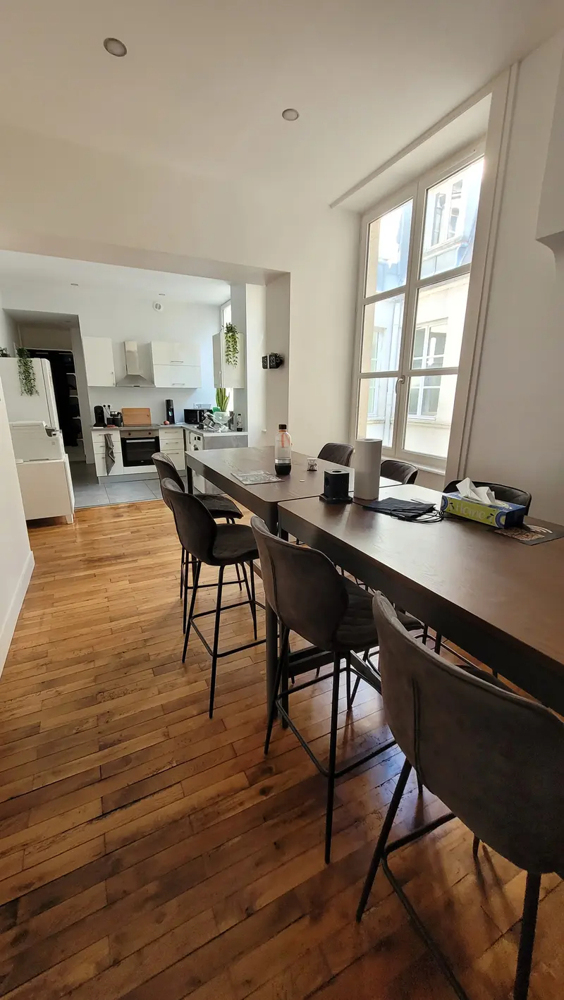 Office in Lyon for lease Interior Photo- Image 1 of 6