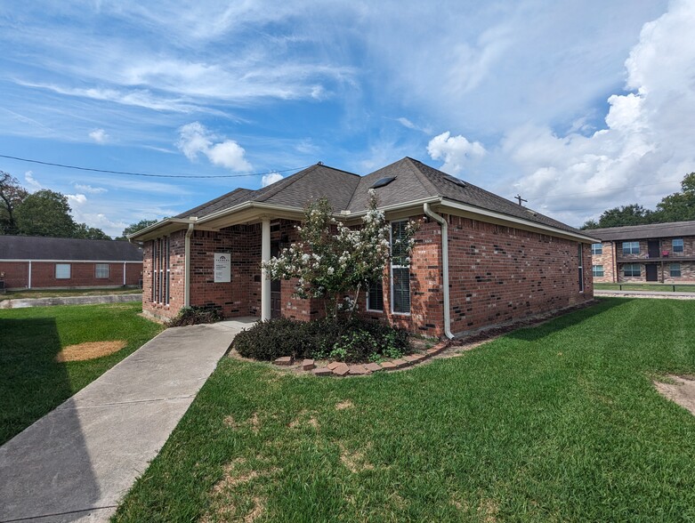 6870 Phelan Blvd, Beaumont, TX for sale - Building Photo - Image 1 of 25