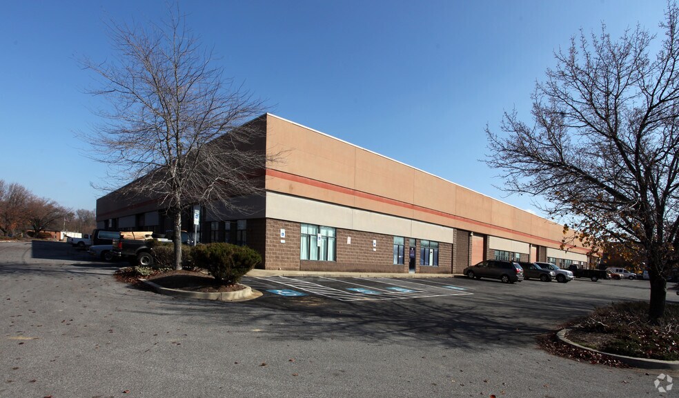 4317-4346 Charles Crossing Dr, White Plains, MD for sale - Primary Photo - Image 1 of 1