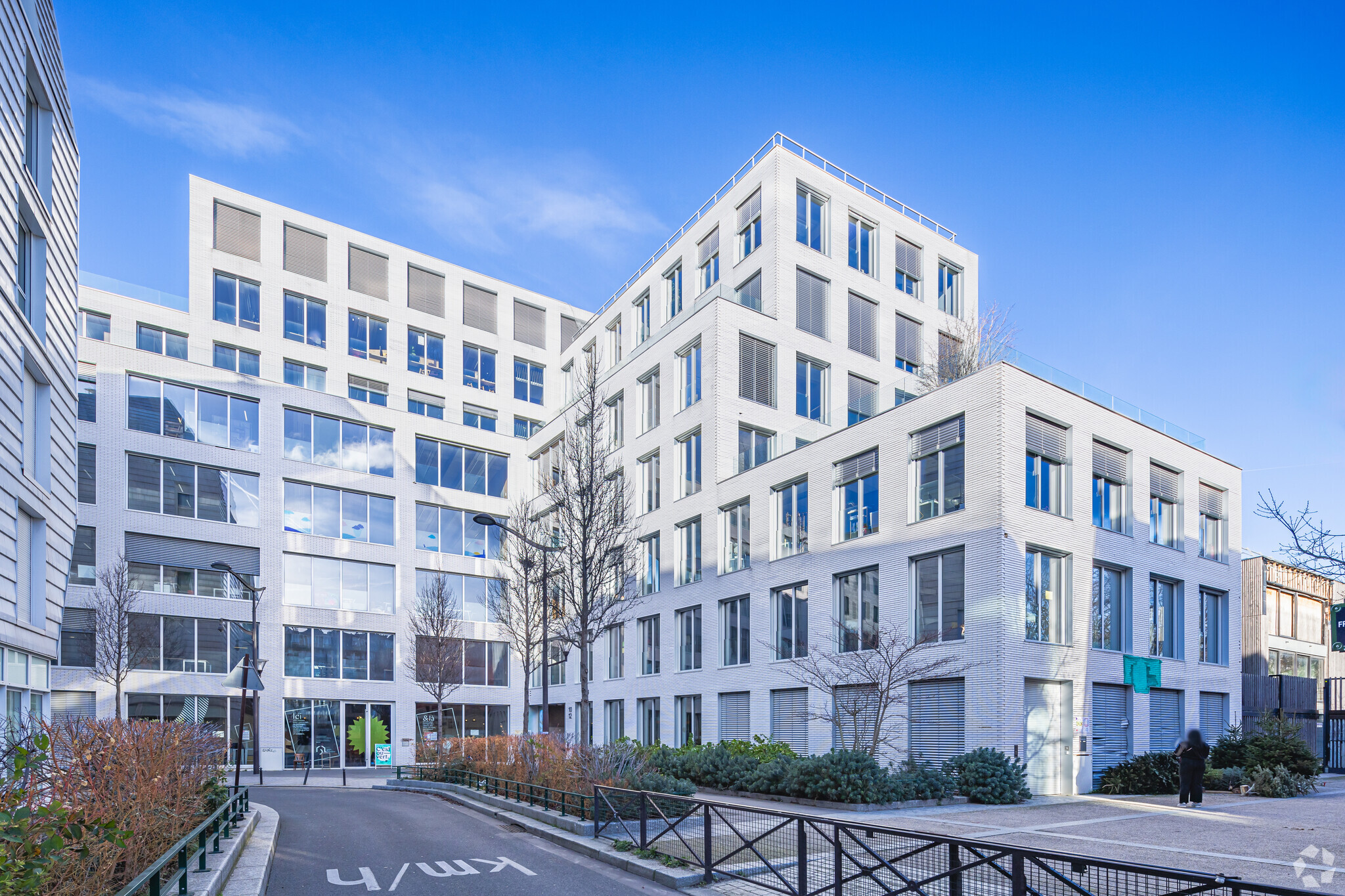 12 Rue Maurice Grimaud, Paris for lease Primary Photo- Image 1 of 7