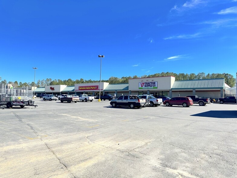 1123-1129 W Ogeechee St, Sylvania, GA for lease - Building Photo - Image 1 of 9