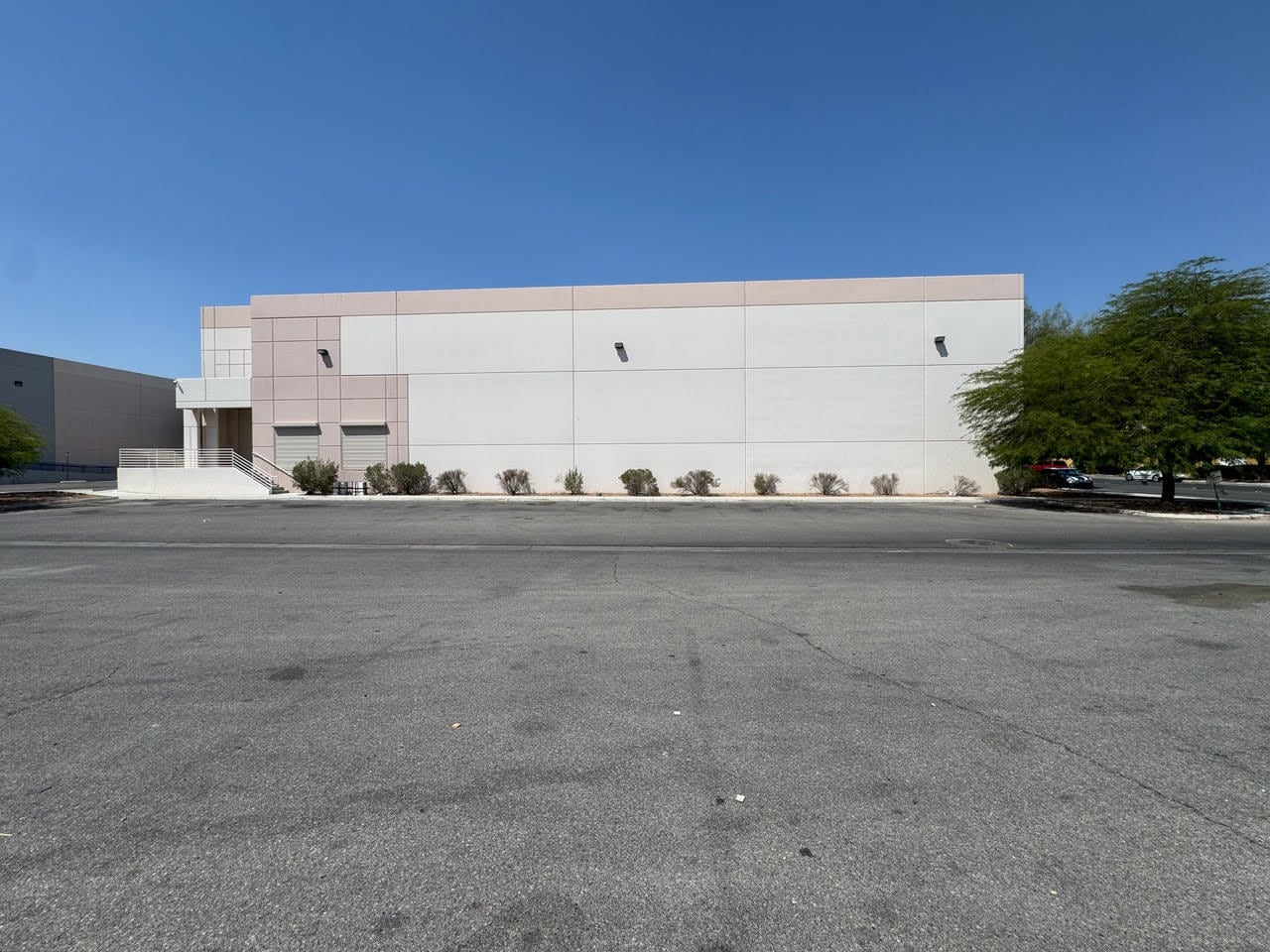 3225 W Post Rd, Las Vegas, NV for lease Building Photo- Image 1 of 5