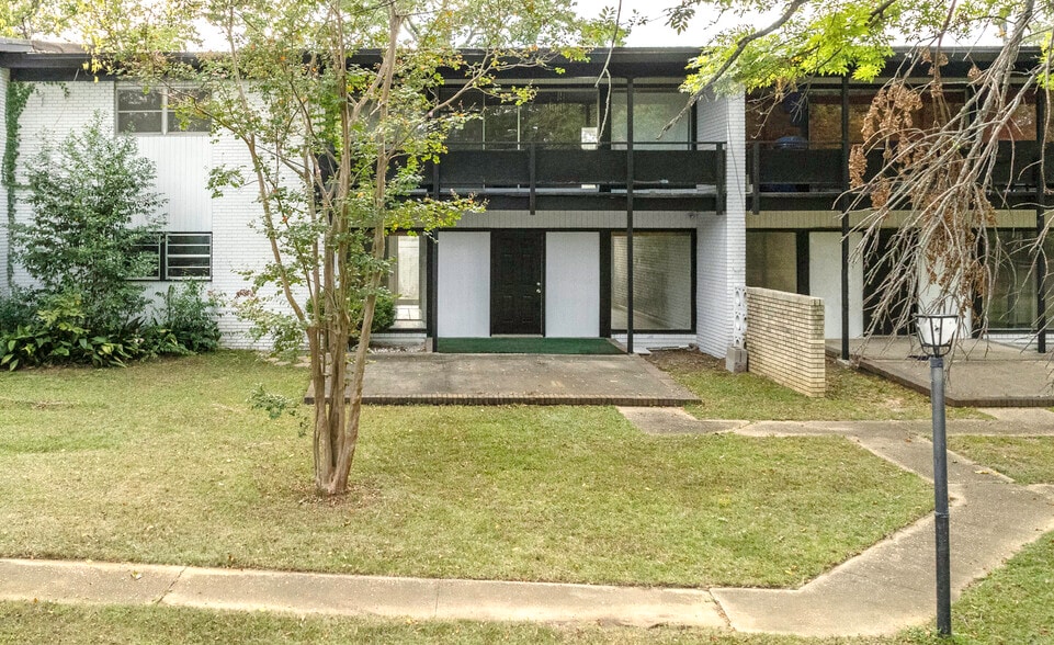 3701-3743 Wesley Dr, Montgomery, AL for sale - Interior Photo - Image 2 of 32