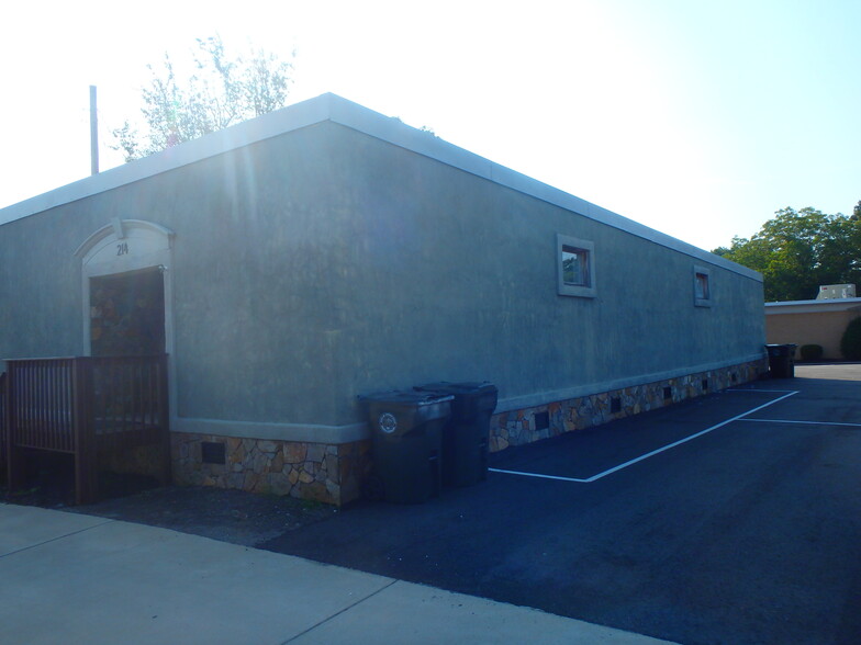 214 E Main St, Cherryville, NC for sale - Building Photo - Image 3 of 33