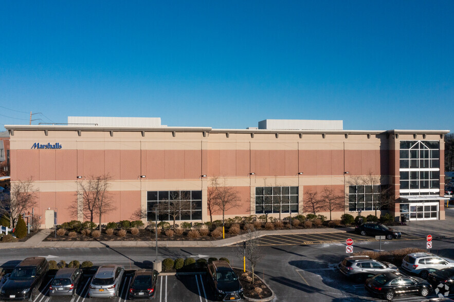 1350 Northern Blvd, Manhasset, NY for lease - Building Photo - Image 3 of 7