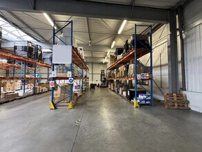 Flex in Taverny for lease Interior Photo- Image 1 of 14