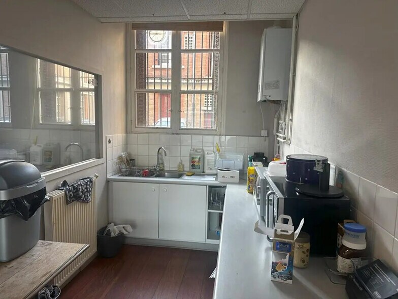 Retail in Le Havre for lease - Interior Photo - Image 3 of 4