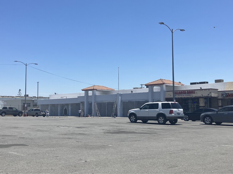 1015 Columbus St, Bakersfield, CA for lease - Building Photo - Image 2 of 5