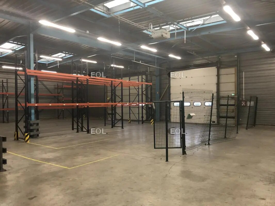 Industrial in Tremblay-en-France for lease Building Photo- Image 1 of 7