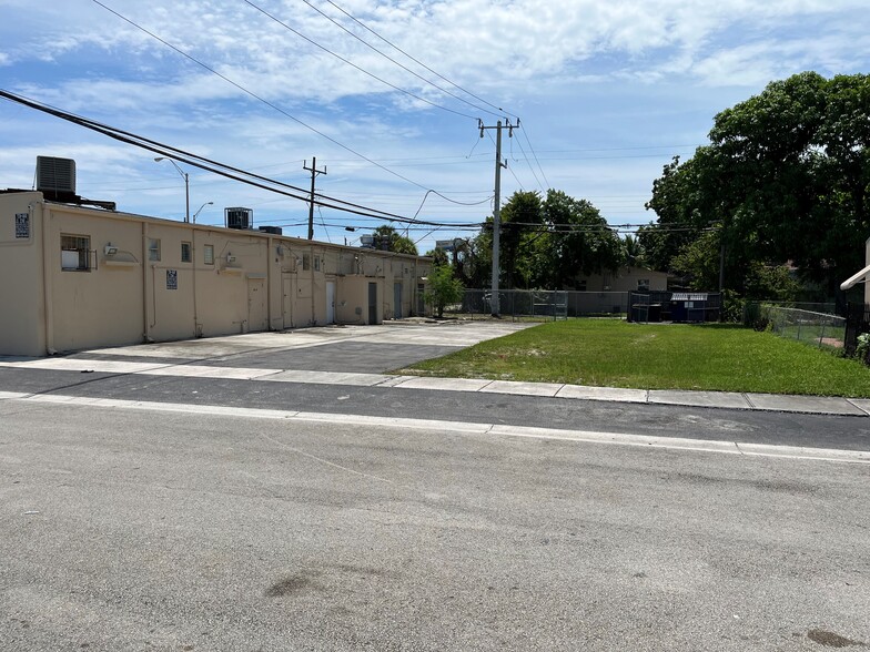 4848-4870 NW 7th Ave, Miami, FL for sale - Building Photo - Image 3 of 4