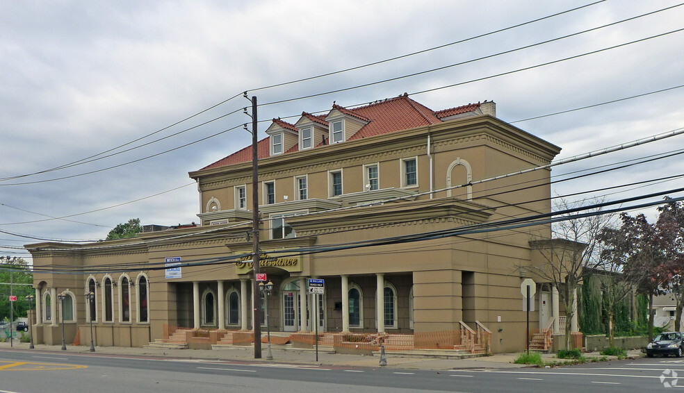 2131 Hylan Blvd, Staten Island, NY for sale - Primary Photo - Image 1 of 1