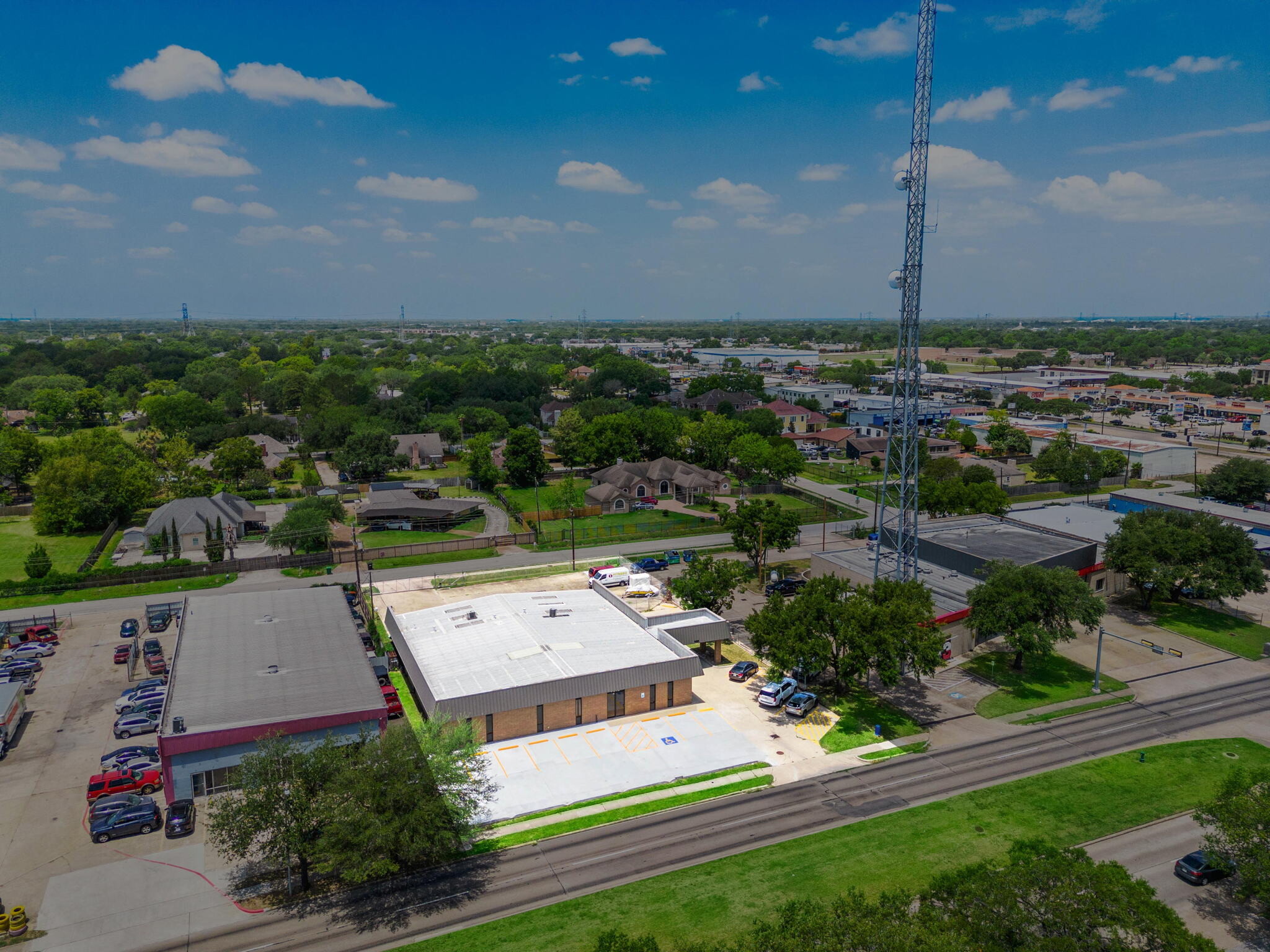 9818 S Wilcrest Dr, Houston, TX for lease Building Photo- Image 1 of 50