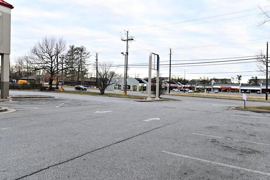 8934 Woodyard Rd, Clinton, MD for lease - Building Photo - Image 3 of 21