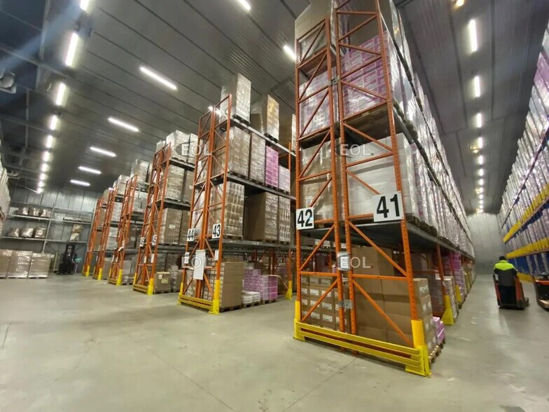 Industrial in Meaux for sale - Interior Photo - Image 1 of 10