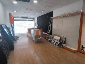 Retail in Manresa, Barcelona for lease Interior Photo- Image 2 of 8