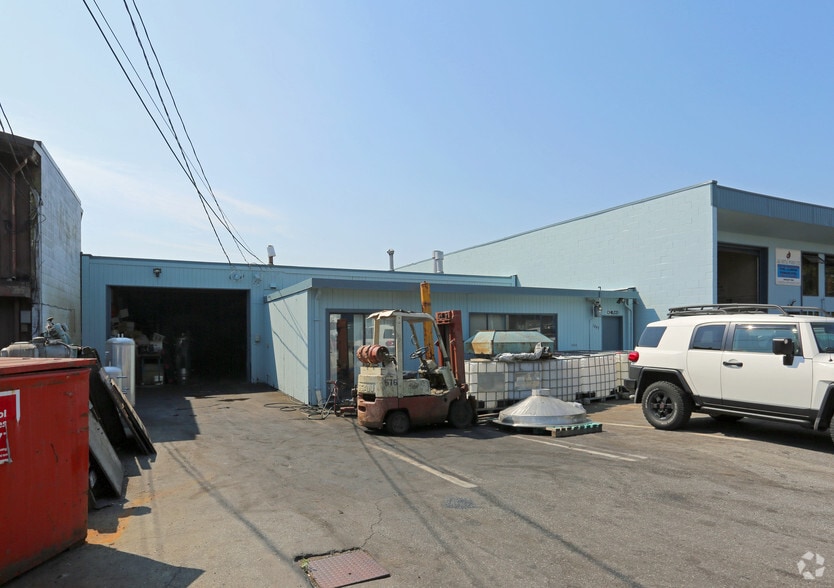 1393-1449 Charlotte Rd, North Vancouver, BC for lease - Building Photo - Image 3 of 9