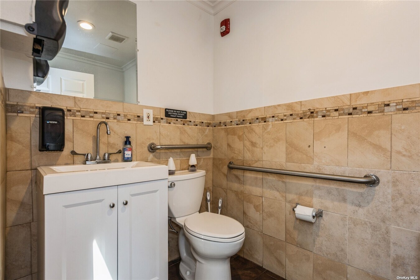 195 Manorhaven Blvd, Port Washington, NY 11050 195 Manorhaven Blvd