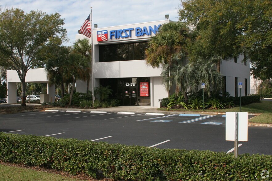 13175 Walsingham Rd, Largo, FL 33774