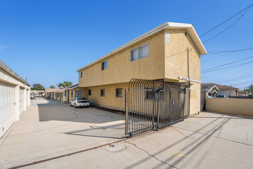 1507 W 108th St, Los Angeles, CA for sale - Primary Photo - Image 1 of 1