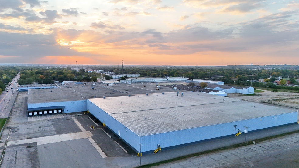 701 33rd Ave N, Saint Cloud, MN for sale - Building Photo - Image 2 of 25