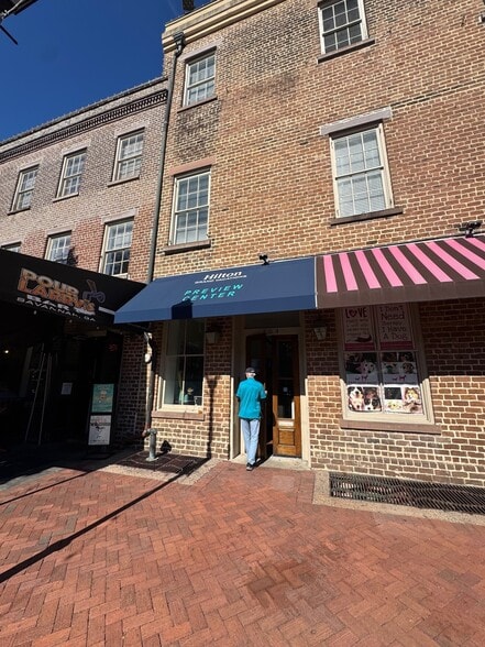 211-224 W Saint Julian St, Savannah, GA for lease - Building Photo - Image 1 of 9