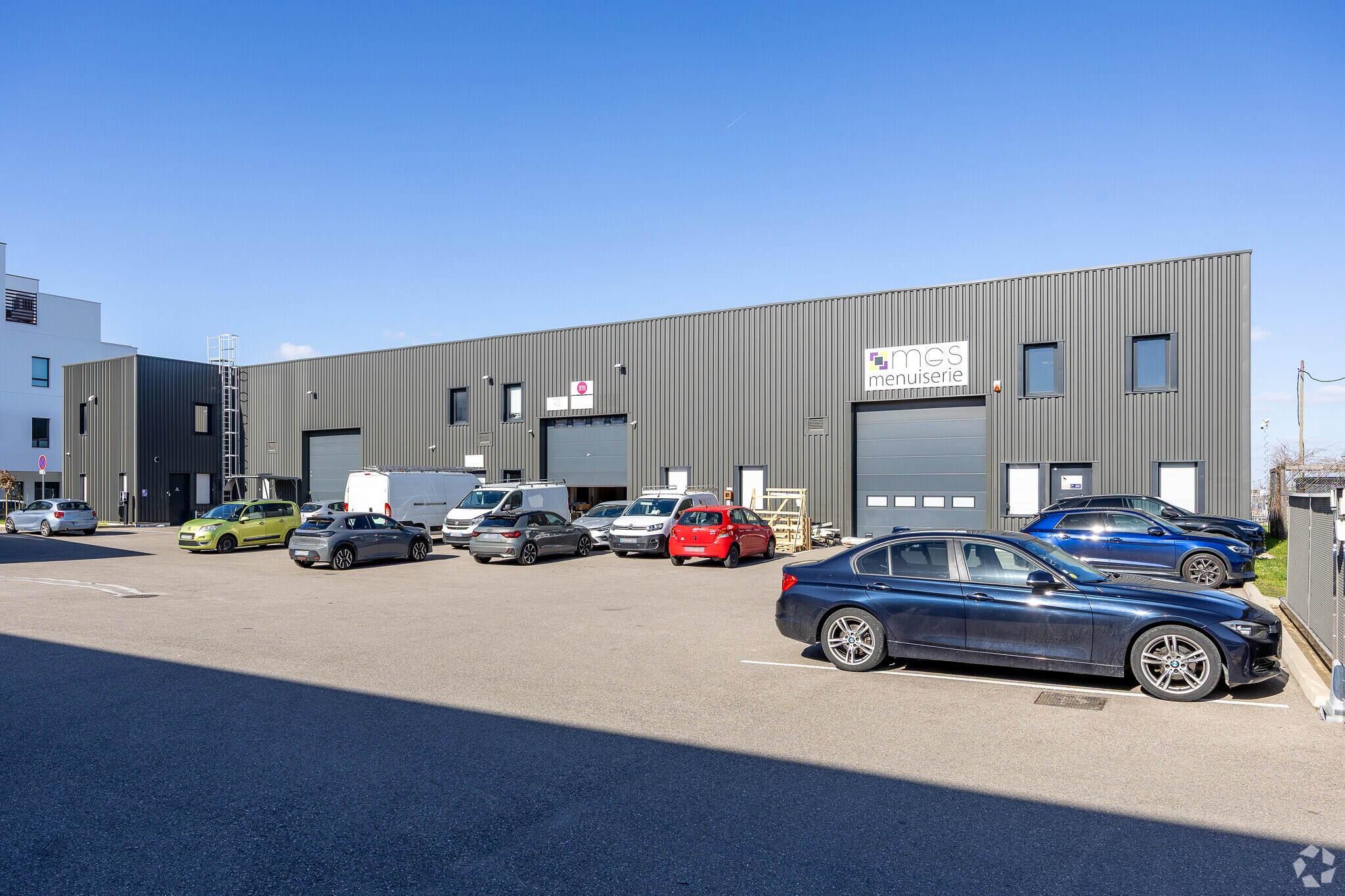 Flex in Genas for lease Primary Photo- Image 1 of 3