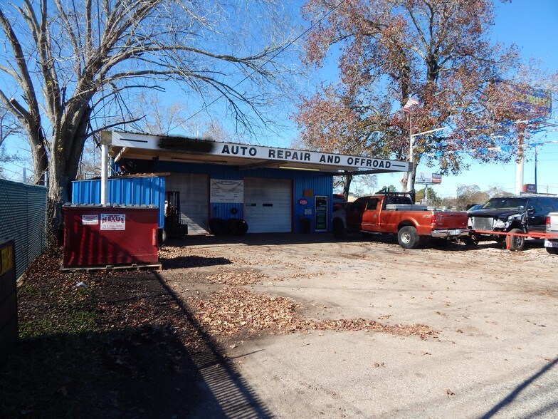 1107 N Houston Ave, Humble, TX for sale - Building Photo - Image 1 of 1