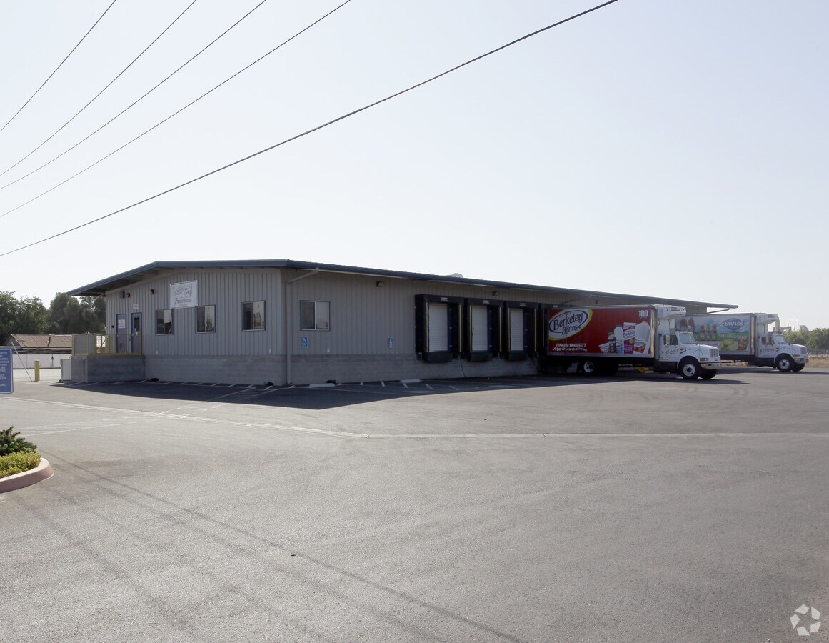 7444 Reese Rd, Sacramento, CA 95828