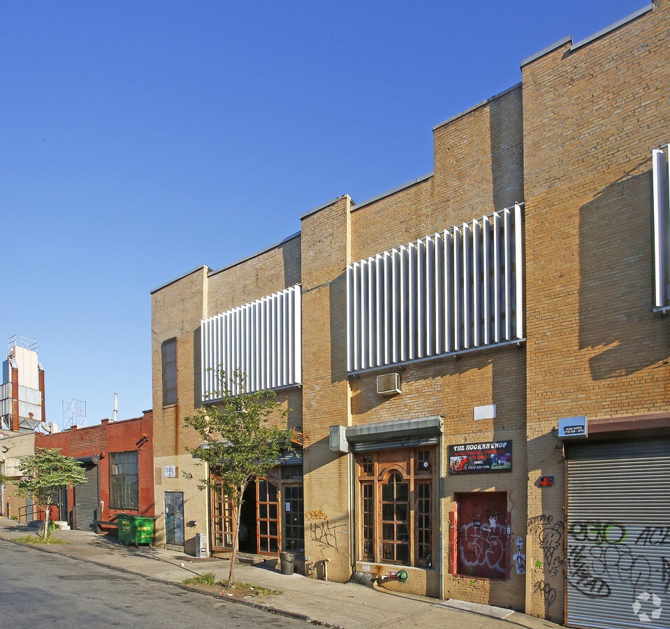 23 Meadow St, Brooklyn, NY 11206