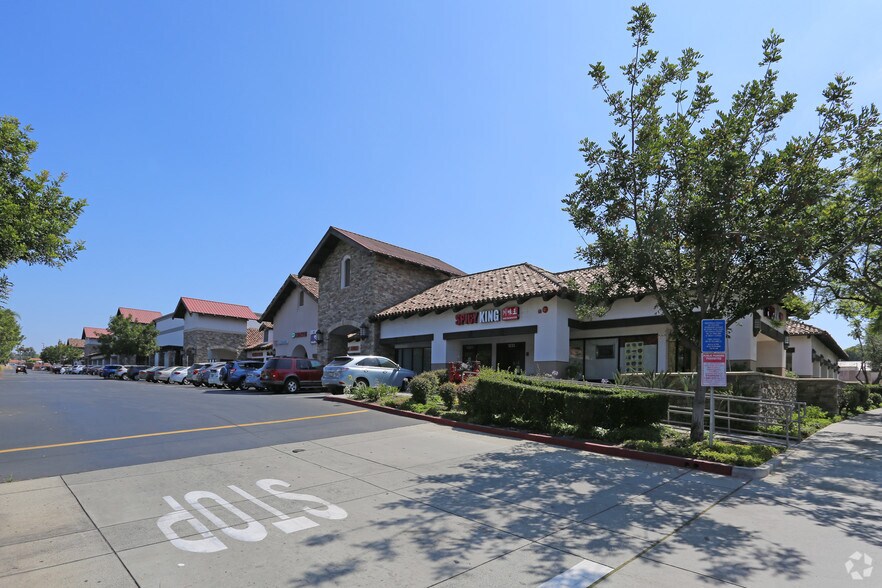 1225-1381 E Vista Way, Vista, CA for lease - Primary Photo - Image 1 of 18