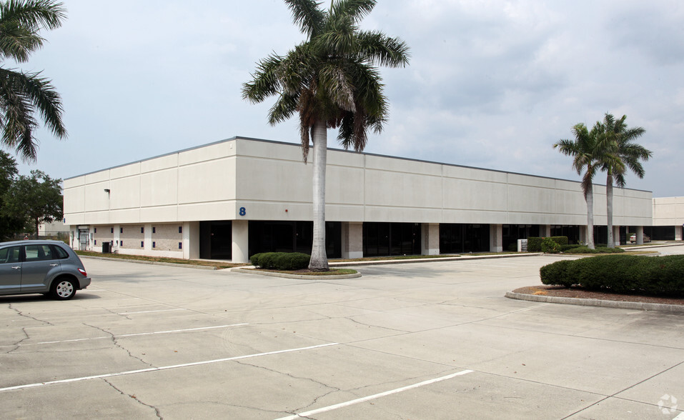 7602-7644 15th St E, Sarasota, FL for lease - Building Photo - Image 2 of 24