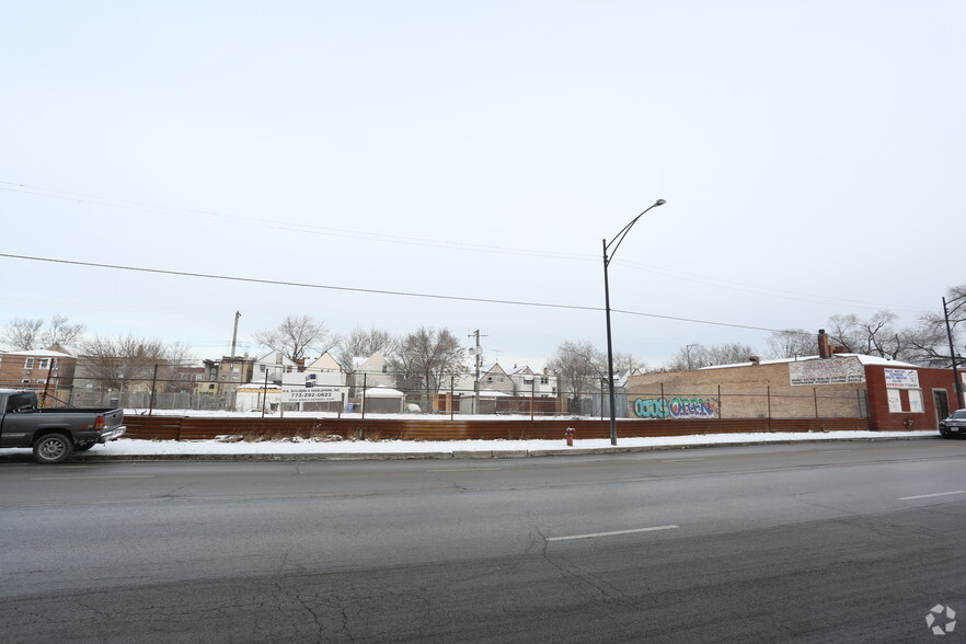 4222-4238 W Division St, Chicago, IL for sale - Primary Photo - Image 1 of 9